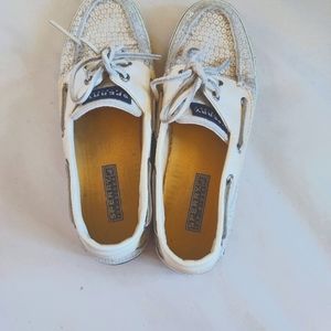 Sperry boat shoes..